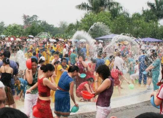 泼水节是中国传统节日吗？西双版纳泼水节的由来