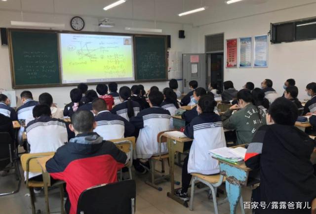 高考数学一结束，韦神却成了网友们的“吐槽”对象，原因令人捧腹