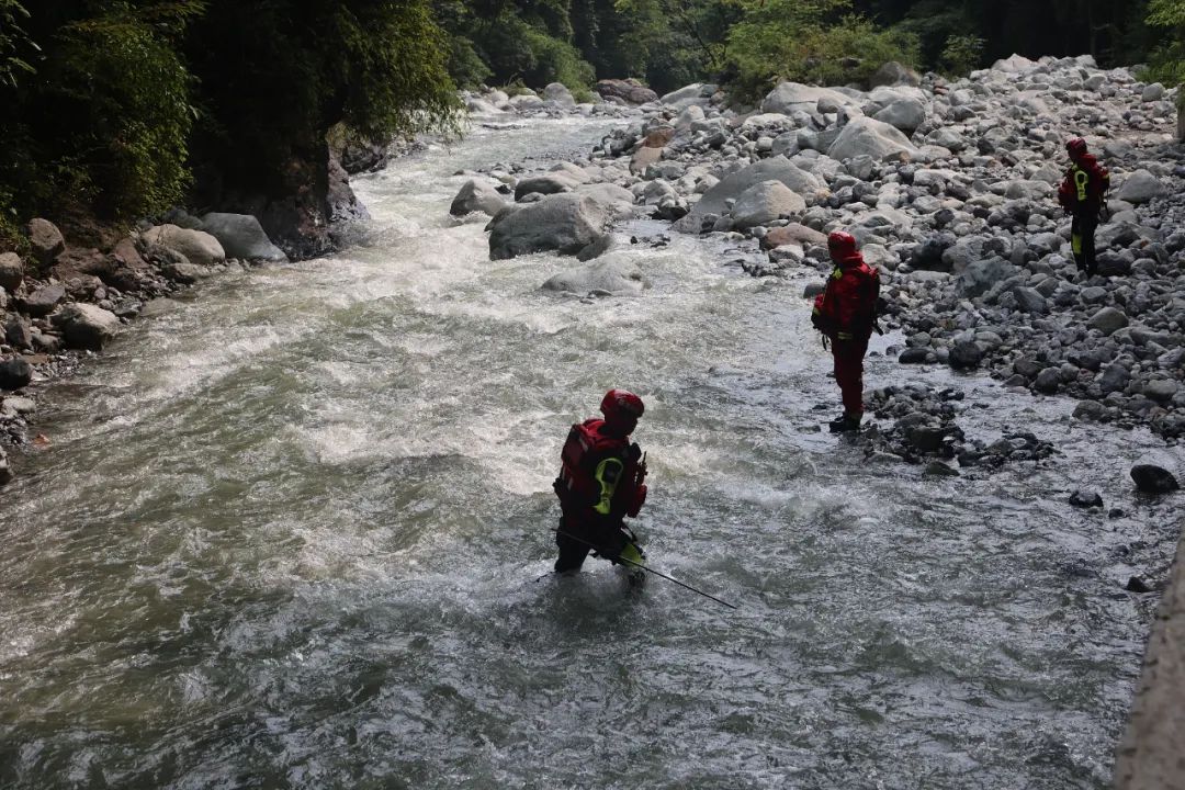 遭遇山洪如何逃生？这份安全指南请收好→